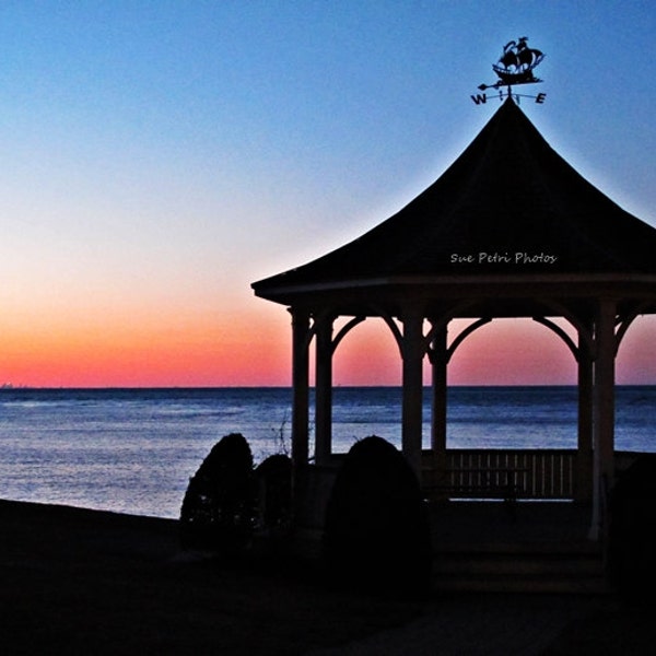 Photos coucher de soleil, Niagara sur le lac, le Queens Park Royal, le Gazebo au bord du lac, le belvédère sur le lac Ontario, photographie de paysage, voyage photographie