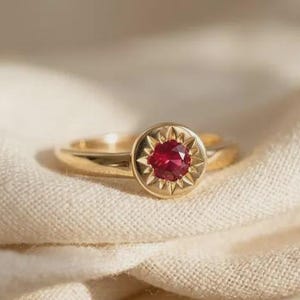 Minimalistischer Ring, Stapelring, Goldring, minimalistischer Ring, Sunburst Starburst, Geschenk für Juli
