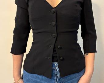 Blazer negro vintage de Emanuel Ungaro – corte entallado y elegante escote – mangas tres cuartos – talla 36 (pequeña)
