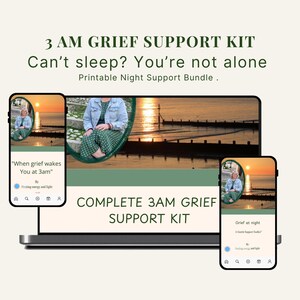 Può includere: Un display digitale di un "Kit di supporto per il lutto alle 3 del mattino" con il testo "Non riesci a dormire? Non sei solo". L'immagine include un laptop e due smartphone che mostrano il contenuto del kit.