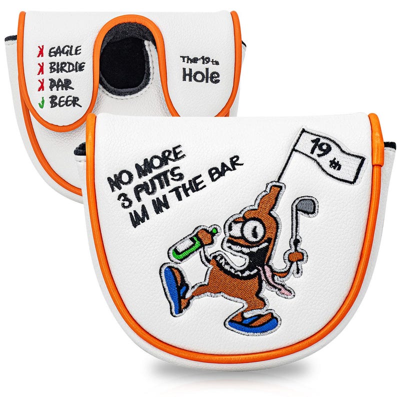 Może przedstawiać: Biała osłona gł&oacute;wki kija golfowego z pomarańczowymi wykończeniami i czarnymi akcentami. Jedna osłona zawiera tekst "The 19th Hole" i listę wynik&oacute;w w golfie. Druga osłona ma postać z kresk&oacute;wki butelki z kijem golfowym i tekstem "NO MORE 3 PUTTS IM IN THE BAR."