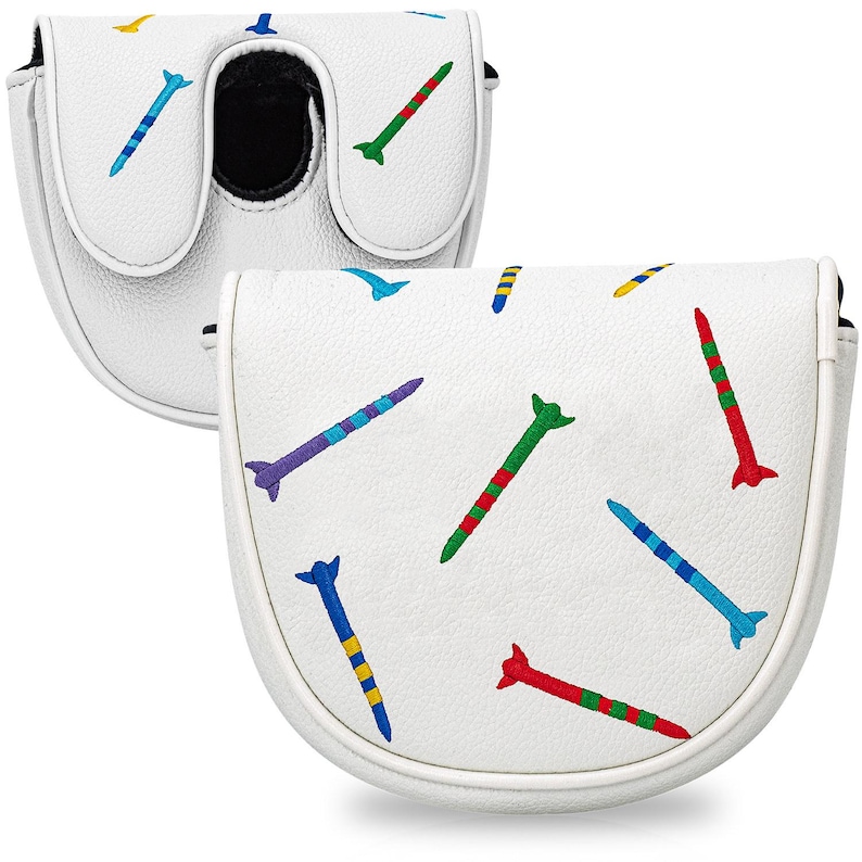 Pu&ograve; includere: Copertura bianca per la testa del putter da golf con disegni di tee da golf ricamati colorati. La copertura ha una chiusura magnetica e un interno morbido. I tee sono in vari colori, tra cui rosso, verde, blu e giallo.