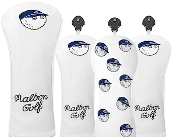 Boné de golfe Malbon, capas para tacos de madeira, capas de couro brancas.