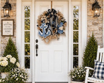 Ghirlanda con ancora Seabreeze Harbor, decorazione nautica per porta da spiaggia con rete di iuta, nastro blu navy e ortensie blu, ghirlanda estiva per casa al mare.