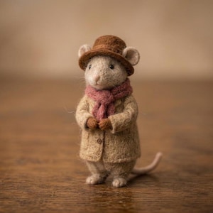 Needle Felt Mouse Figurine, Handmade Wool Felt Gentleman Mouse with Hat, Vintage Storybook Animal, Cottagecore Shelf Decor Gift