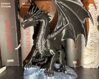 Figurine dragon inspiré romantasy