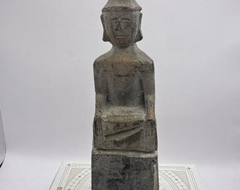 Buda de madera antiguo de Tailandia, Birmania o Laos, de aproximadamente 25 cm de altura, de los siglos XVIII-XIX.