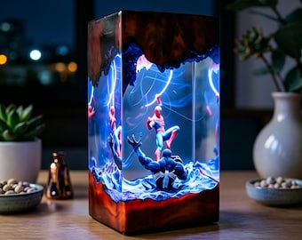 Spersonalizowana lampka nocna Superbohatera, figurka żywiczna Hero, spersonalizowana lampa nocna Terrarium, lampa do sypialni, diorama z żywicy epoksydowej