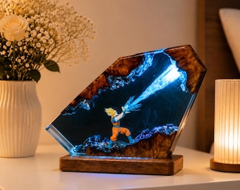 Lampada Go.ku in resina fatta a mano, raggio di energia da super combattente, legno ed epossidica, luce notturna in resina da guerriero anime, lampada fantasy in epossidica, regalo unico