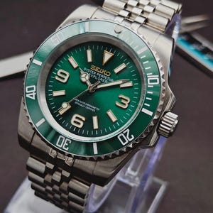 よ*ー様 レアカラー SEIKO 5 自動巻き 腕時計 メンズ グリーン文字盤 