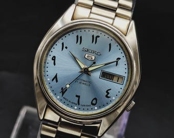 Vintage Seiko 5 Sports Automatic Men's Wrist Watch Day Date Blue Dial