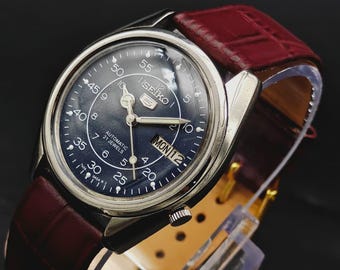 Vintage Seiko 5 Automatic Men's Wrist Watch Day Date Blue Railway Timing Dial