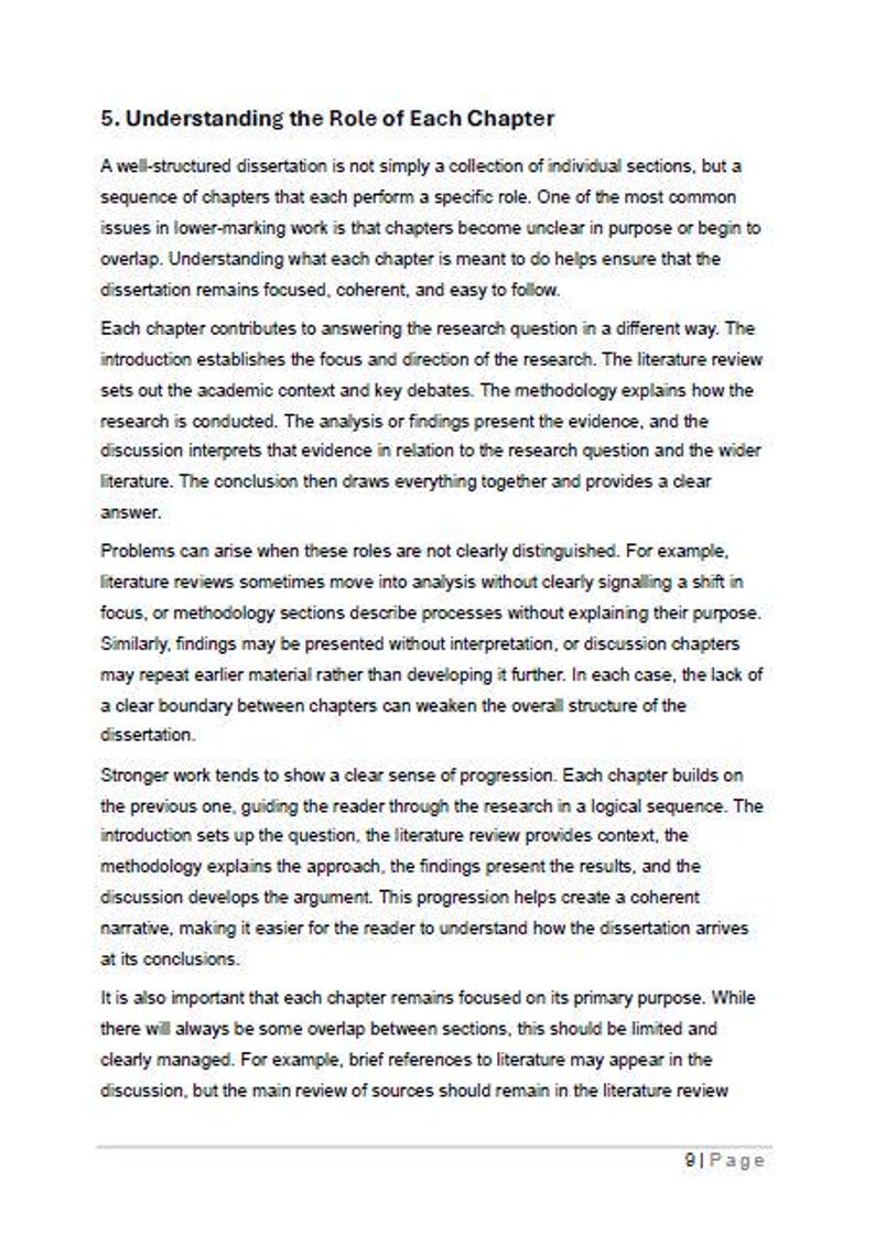 K&ouml;nnte beinhalten: Eine wei&szlig;e Seite mit schwarzem Text, der die Rolle jedes Kapitels in einer Dissertation beschreibt. Der Text enth&auml;lt &Uuml;berschriften und Abs&auml;tze, die die Struktur, den Fokus und die Koh&auml;renz des wissenschaftlichen Schreibens diskutieren. Die Seitenzahl ist sichtbar.
