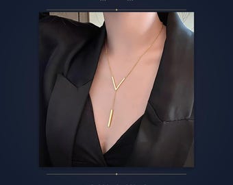 Collana a lariat con barra a V dorata in acciaio inossidabile, collana a chevron a Y per donna, ciondolo a goccia minimalista, gioiello geometrico regalo per lei