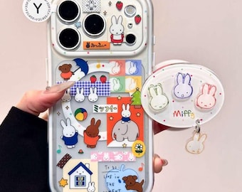 Capa Magsafe para iPhone com estampa de coelhinhos em colagem para o dia a dia, compatível com iPhone 17, iPhone 17 Pro e iPhone 17 Pro Max.