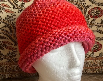 Woolly hat. Chunky wool rich Hat. Ombre Reds Winter Hat. Adult size. Hand Knitted Warm Woolly Hat. Cloche Beanie. Slip on hat.