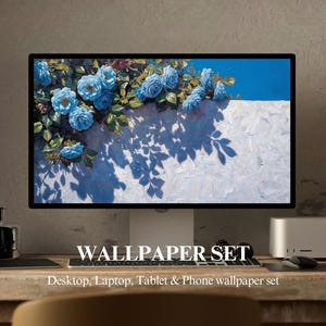 Puede incluir: Un monitor de ordenador muestra un conjunto de fondos de pantalla florales con rosas azules sobre una pared blanca y cielo azul. El texto "WALLPAPER SET" y "Desktop, Laptop, Tablet & Phone wallpaper set" son visibles debajo.