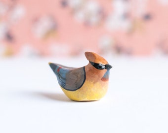 Jaseur miniature en cèdre | Figurine oiseau