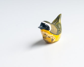 Common Yellowthroat with Crystal Figurine | Song Bird Talisman | Bumblebee Jasper