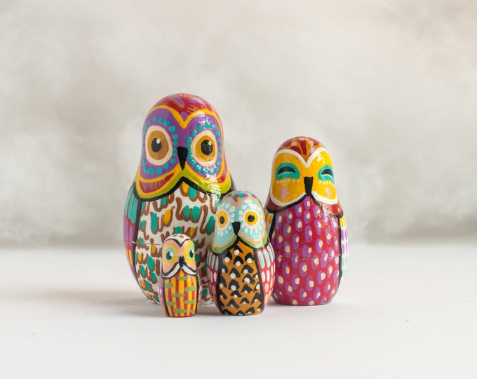 Owl Nesting Dolls / Very Tiny Set of Matryoshka Russian Dolls / Set of 4 / Colorful / Colorful Folk Art/ Art Dolls