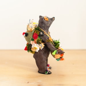 The Carrier of Flora and the Green Thumb: Brown Bear Sacred Sculpture A Creature of One Wilderness imagem 1