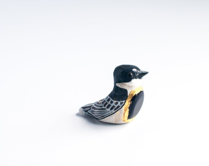 Eastern Kingbird with Crystal Figurine | Song Bird Talisman | Blue Obsidian