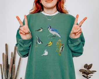 Sudadera Backyard Birds: Cuello redondo con colores cómodos para amantes de la naturaleza