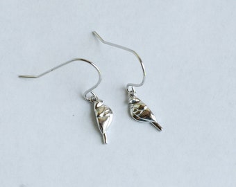 Boucles d'oreilles oiseau en argent sterling : bijoux minimalistes hypoallergéniques