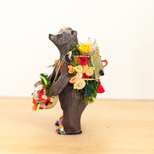 The Carrier of Flora and the Green Thumb: Brown Bear Sacred Sculpture A Creature of One Wilderness imagem 3