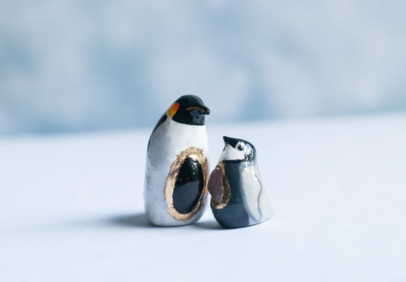皇帝ペンギンのお守り：母と子の置物、宝石をお選びください - Etsy 日本