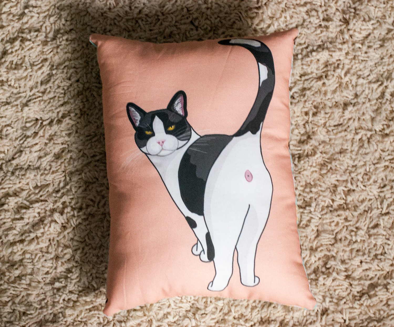 cat butt statue