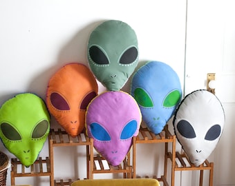 Wähle Dein großes Alien Kopfkissen / Alien Plüschtier / 6 Verschiedene Farben