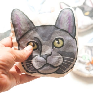 Cat Head Car Air Freshener Lavender Sachet Choose from 5 Different Cat Breeds Rear View Mirror Decoration Car Refresher gray