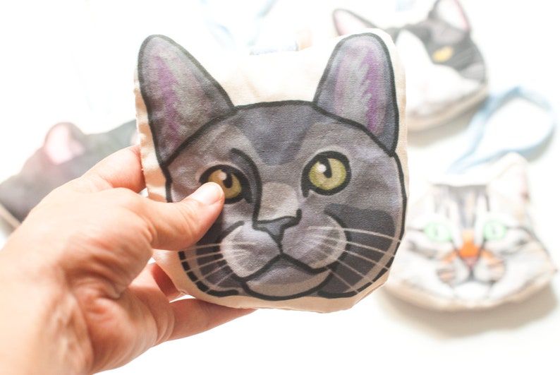 Cat Head Car Air Freshener Lavender Sachet Choose from 5 Different Cat Breeds Rear View Mirror Decoration Car Refresher gray