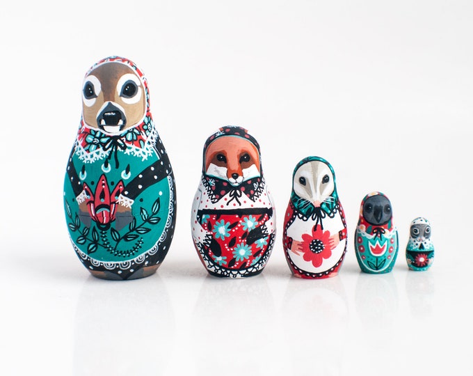 Woodland Animal Nesting Dolls / Set of 5 Matryoshka Russian Dolls / Traditional Russian Dolls / Colorful / Colorful Folk Art/ Art Dolls