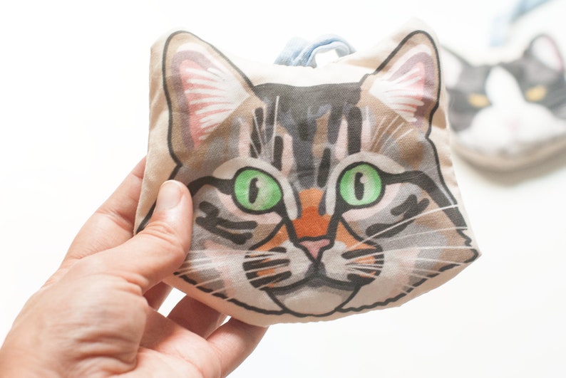 Cat Head Car Assainisseur dair Sachet de lavande Choisissez parmi 5 races de chats différentes de décoration de rétroviseur Remise à niveau de la voiture main coon