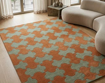 Tappeto a piastrelle color arancio bruciato e salvia, tappeto con motivo a puzzle marocchino, tappeto in lana geometrico retrò, tappeto a quadrifoglio color terracotta, tappeto boho moderno