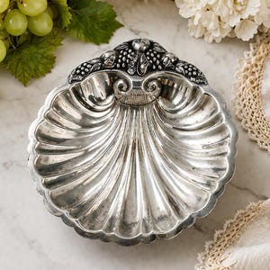 W&S Blackinton Silverplate Shell Dish Scalloped Seashell Footed Vintage Relish Candy Dish Ornate Decor