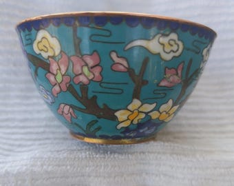 1 cuenco de latón esmaltado cloisonné chino con diseño floral, 9,5 cm (3,75 pulgadas), colores vibrantes.