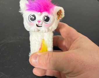 Little Live Pets Wrapples Interactive Toy White Furry Body with Pink Hair