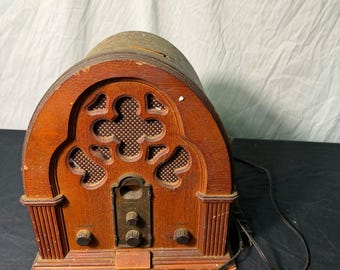 Thomas Radio Model SD-247 Vintage Wooden Radio