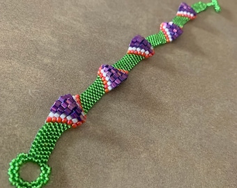 Beaded Seashell Bracelet - Green/Purple