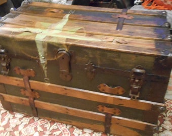 Hand painted compass Vintage trunk coffee table w/ storage & new ball bearing feet