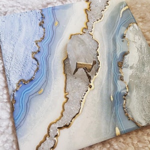 Soft Blue Quartz Resin Geode, Blue Geode Resin Wall Art, Blue Textured ...