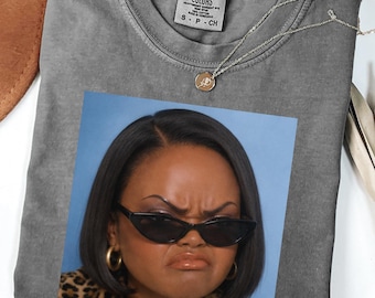 Camiseta com estampa hilária, camiseta divertida com estampa retrô de boneca, Comfort Colors®, estampa de meme de boneca atrevida, camiseta nojenta, camiseta vintage sarcástica