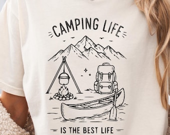 Camisa de Camping Comfort Colors® Feminina, Camisa para Acampamento, Camisa para Aventuras ao Ar Livre, Camisa para Fogueira, Camisa para Camping e Caminhadas, Presente para Amantes da Natureza