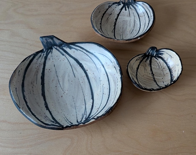 Featured listing image: Pumpkin Dish- Freehand- Handmade, set of 3 sizes