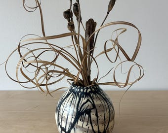 Tiny Bud Vase - Cone Flower Design
