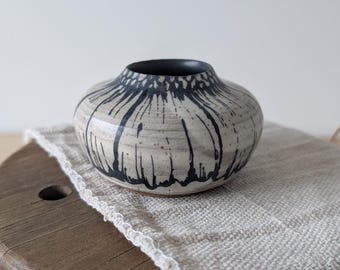 Freehand Drawn Handmade Ceramic Floral Coreopsis Vase