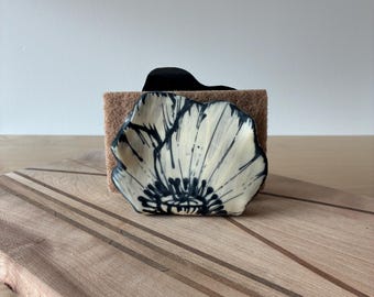 Floral Sponge Holder